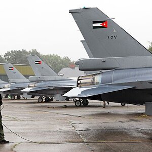 طائرات F16  السلاح الجوي الملكي الاردني