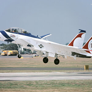 نموذج الأول لطائرة F-15
