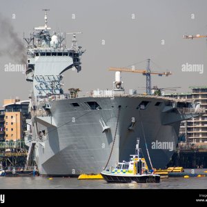 royal-navy-helicopter-carrier-hms-ocean-moored-at-greenwich-D0J9PN.jpg