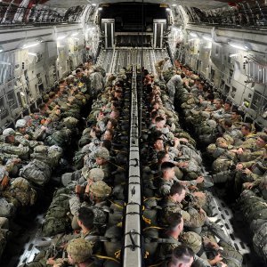 2560px-Paratroopers_sit_inside_a_C17_Globemaster_III_aircraft.jpeg