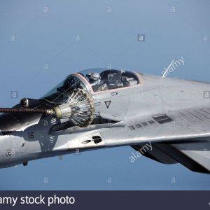 mig-29-refueling-in-flight-detail-cockpit-D77GHM-1.jpg