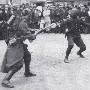 bringing-a-rifle-to-a-sword-fight.-a-french-soldier-uses-his-berthier-rifle-in-a-fencing-fuel-...jpg