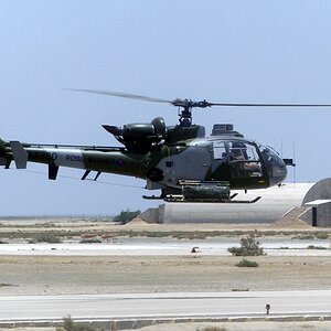 Aerospatiale_Gazelle_AH1_Royal_Marines_in_Iraq_2002.JPEG