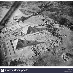 1926-pyramids-of-giza-sphinx-aerial-view-CF8A0E.jpg