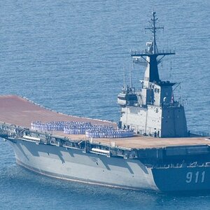 royal-thai-navy-carrier-chakri-naruebet-out-on-parade-v0-s90dnmmyyt6a1.jpg