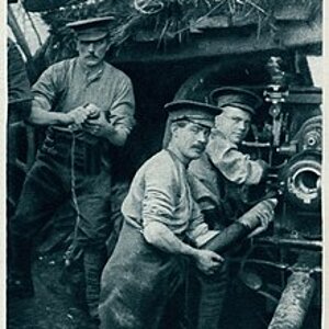 220px-Illustrated_War_News,_Dec._23,_1914,_page_38,_right_side_-_British_Gunners_in_Action_at_...jpg