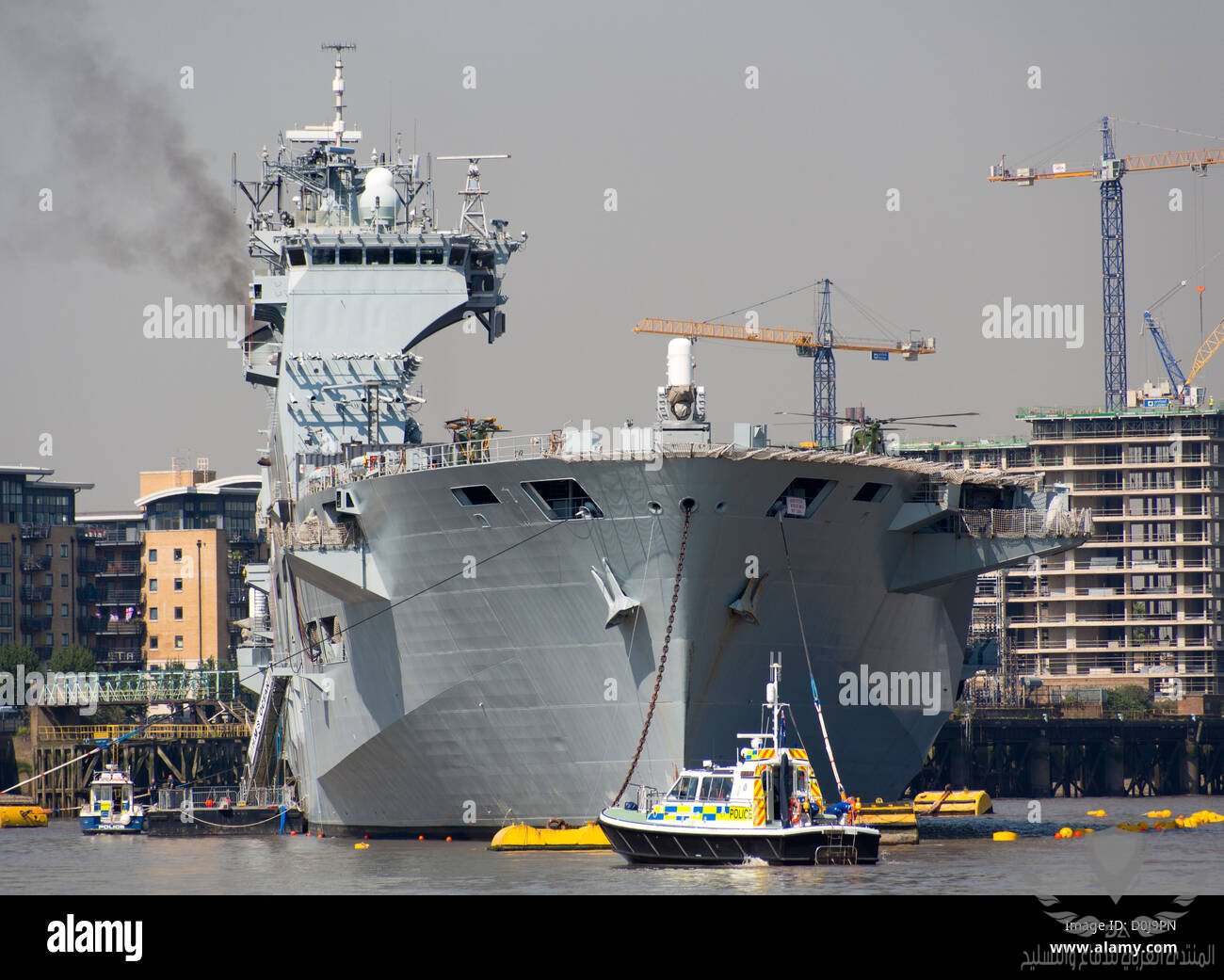 royal-navy-helicopter-carrier-hms-ocean-moored-at-greenwich-D0J9PN.jpg