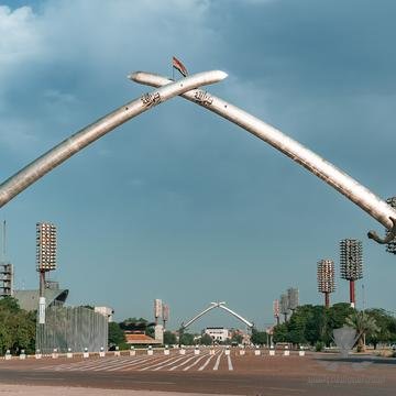 swords-of-kadesia-victory-arch-baghdad-iraq-iraq-0lqi.jpg