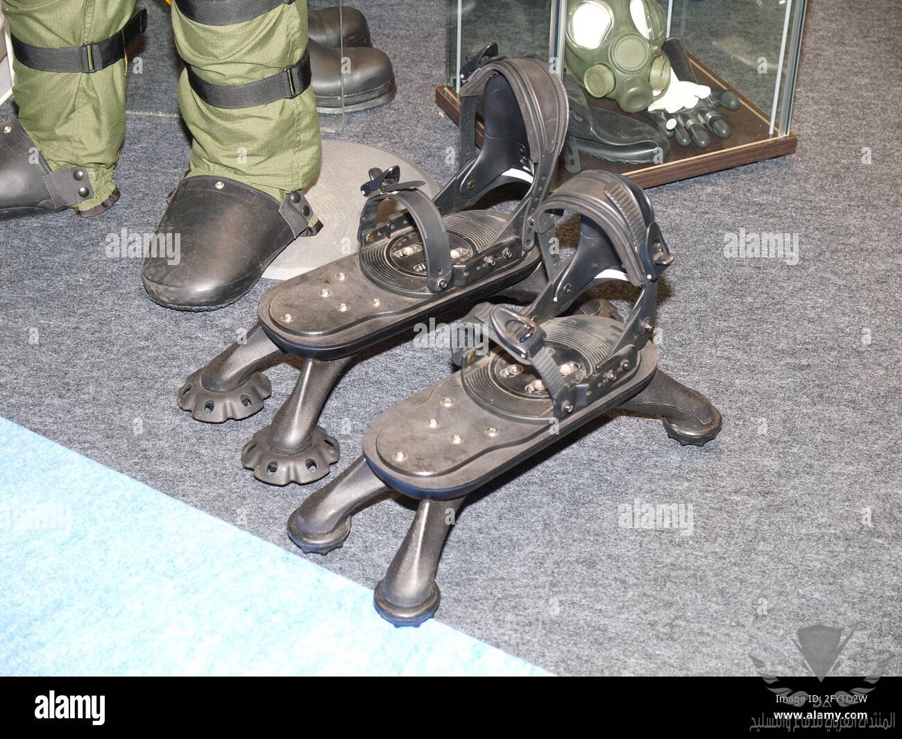 medeng-spider-anti-mine-boots-2FYTD2W.jpg