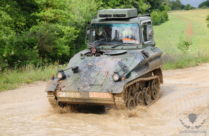 Fahrschulpanzer-Wiesel-1-3.jpg