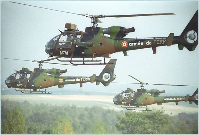 SA342_Gazelle_light_multi-role_combat_helicopter_France_French_Air_Force_aviation_defence_indu...jpg