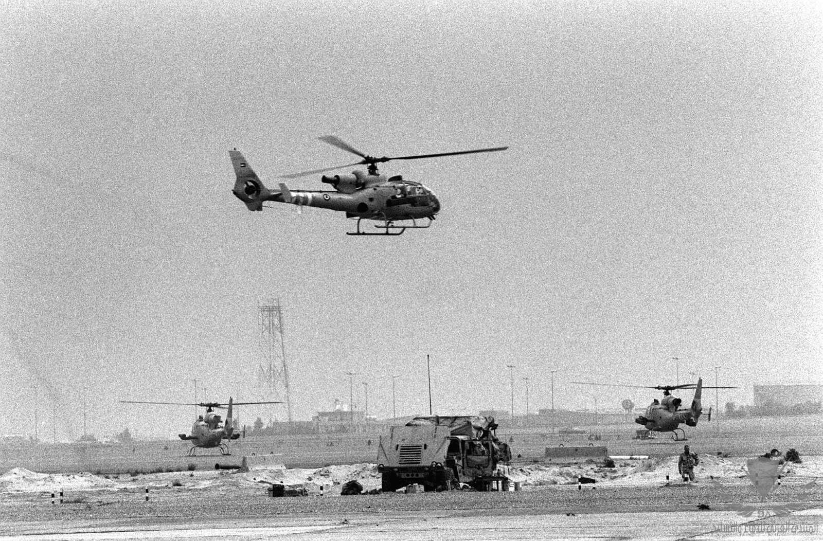 a-kuwaiti-sa-342m-gazelle-helicopter-arrives-at-a-desert-landing-zone-following-9d8e5a-1600.jpg