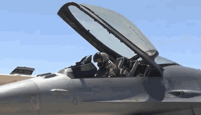 fighter-jet-fighter.gif