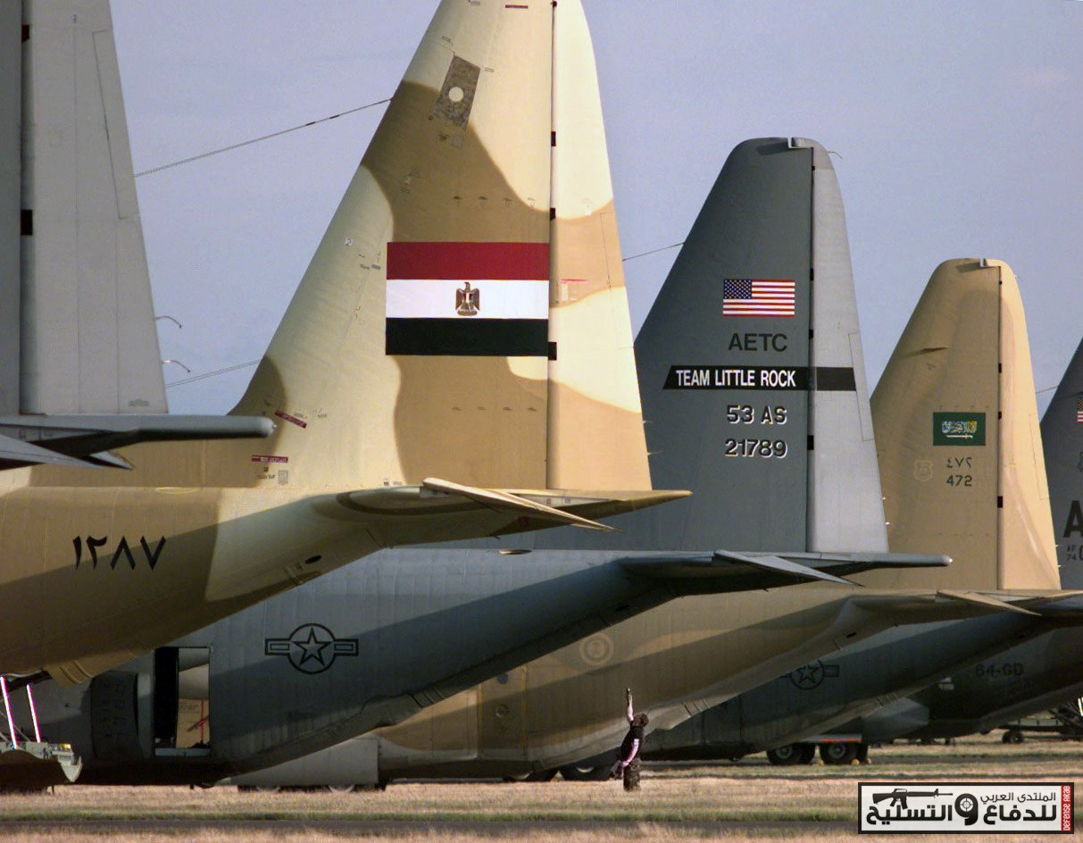 C-130 لثلاث دول بجانب بعض