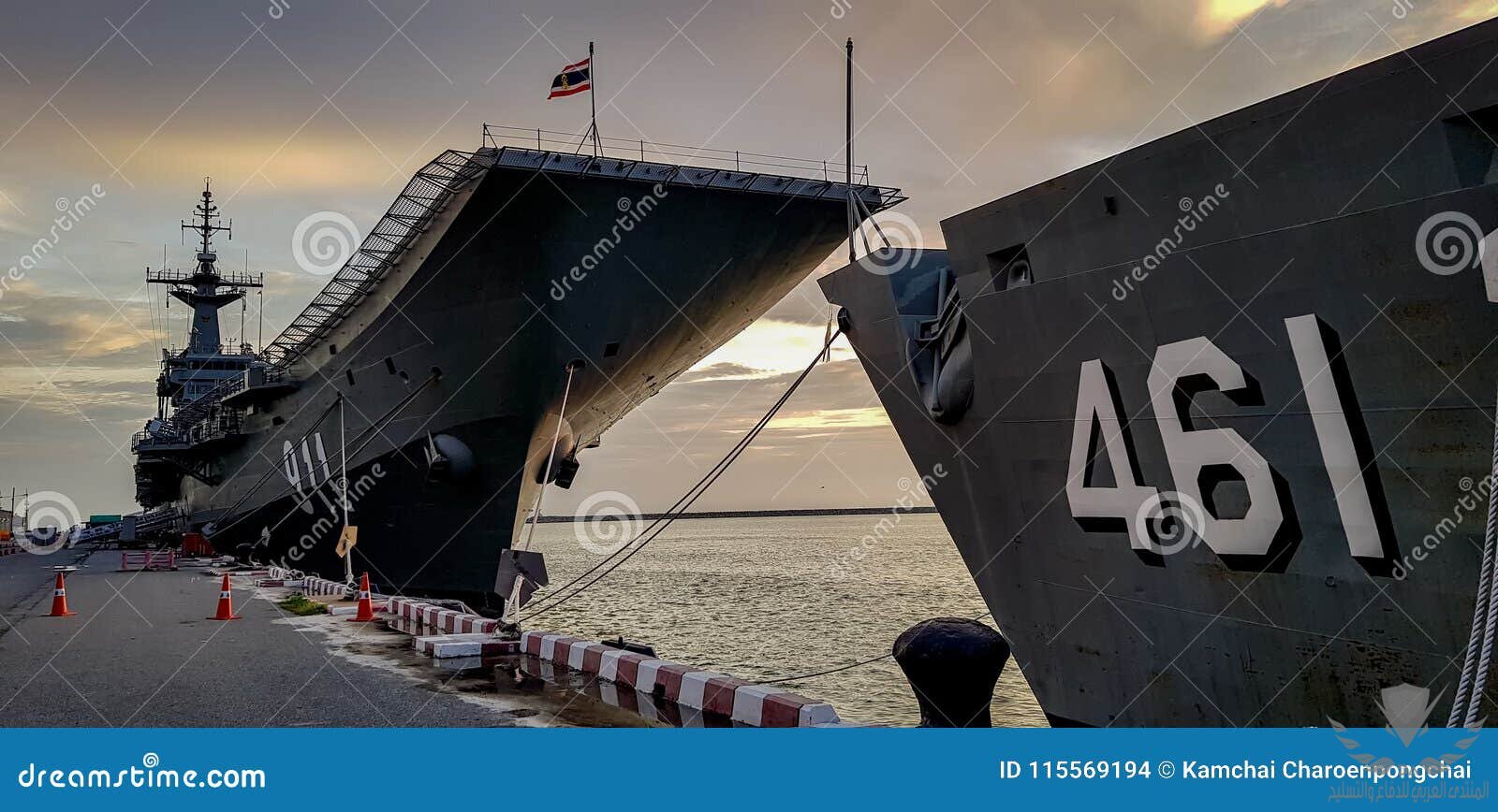 chonburi-thailand-october-htms-chakri-naruebet-cvt-aircraft-carrier-phutthayotfa-chalalok-ff-r...jpg