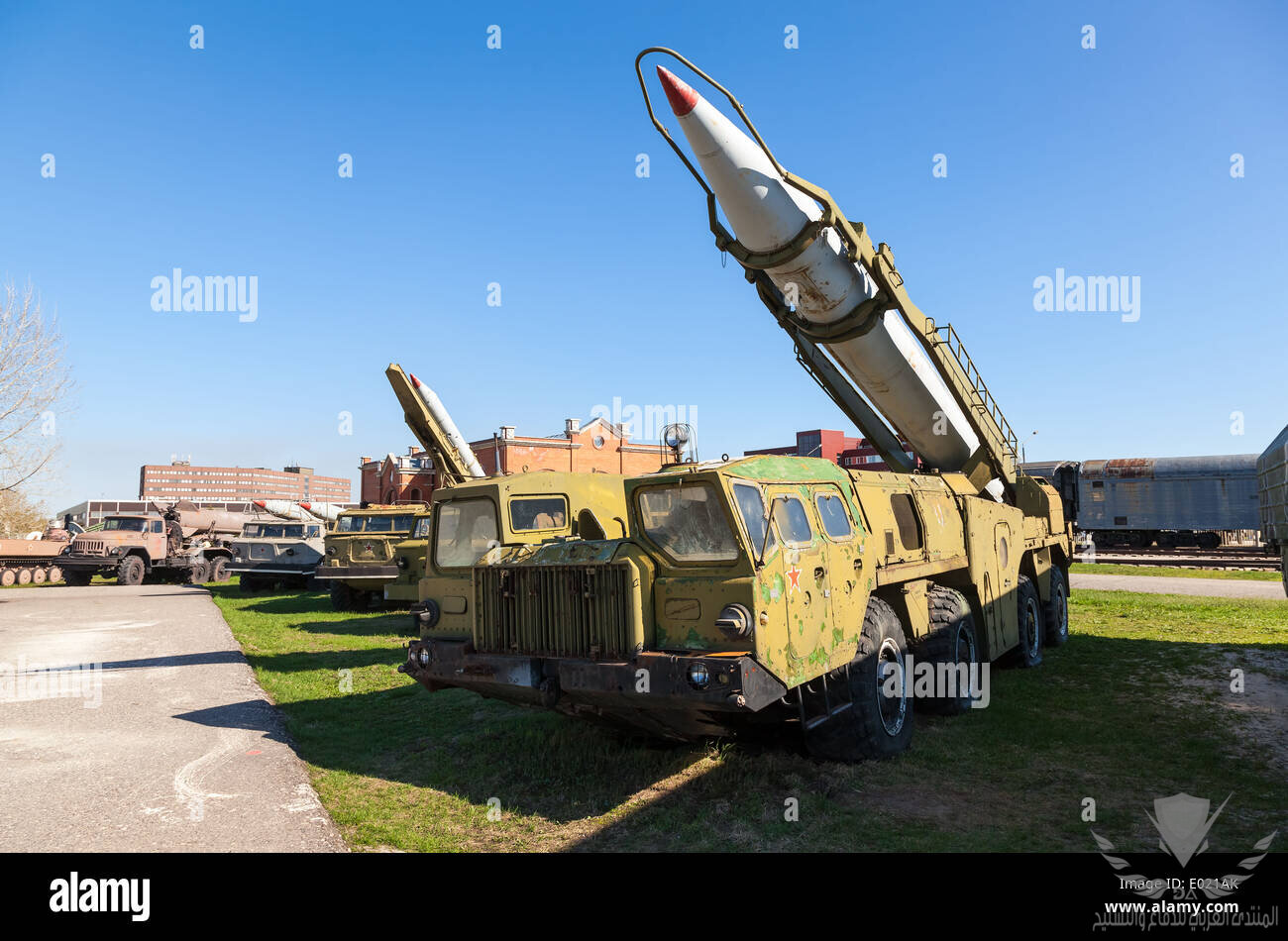 launcher-with-rocket-missile-complex-elbrus-scud-b-in-togliatti-technical-E021AK.jpg
