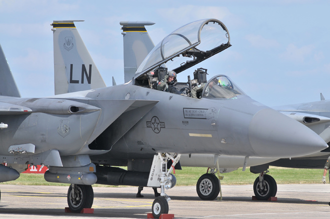 plane_f15_us_air_force_301015.jpg