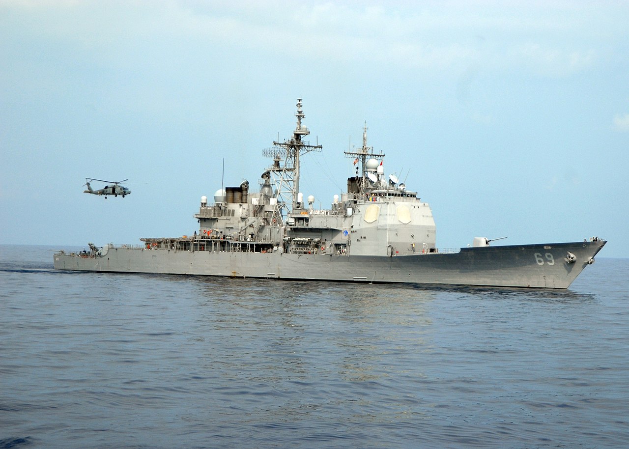 1280px-USS_Vicksburg_%28CG_69%29_June_2007.jpg