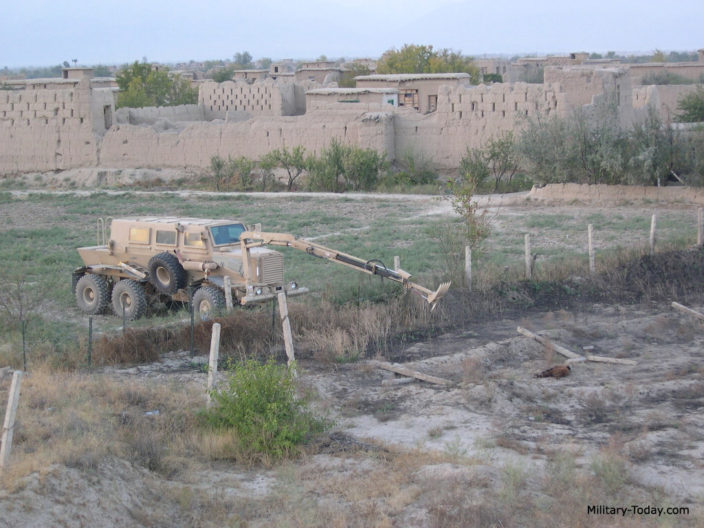 buffalo_mrap_l10.jpg