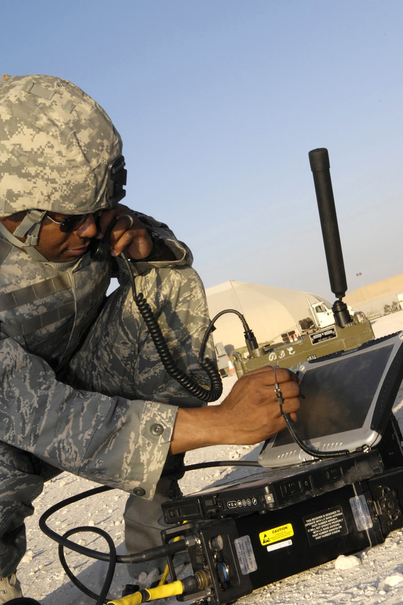 MIL_JTAC_w_Rover_Al-Udeid_AB_Qatar_lg.jpg