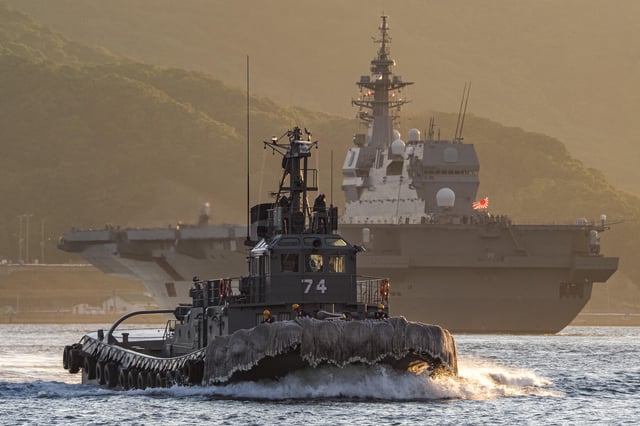 japanese-navy-tugboat-4096-x-2730-v0-ltdhiobmgd6c1.jpg