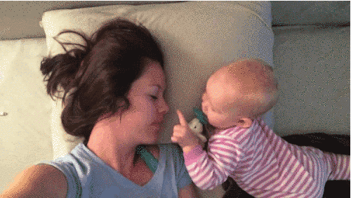 a-mom-hilariously-documents-what-it-s-like-to-co-sleep-with-a-baby-_vt7a.gif