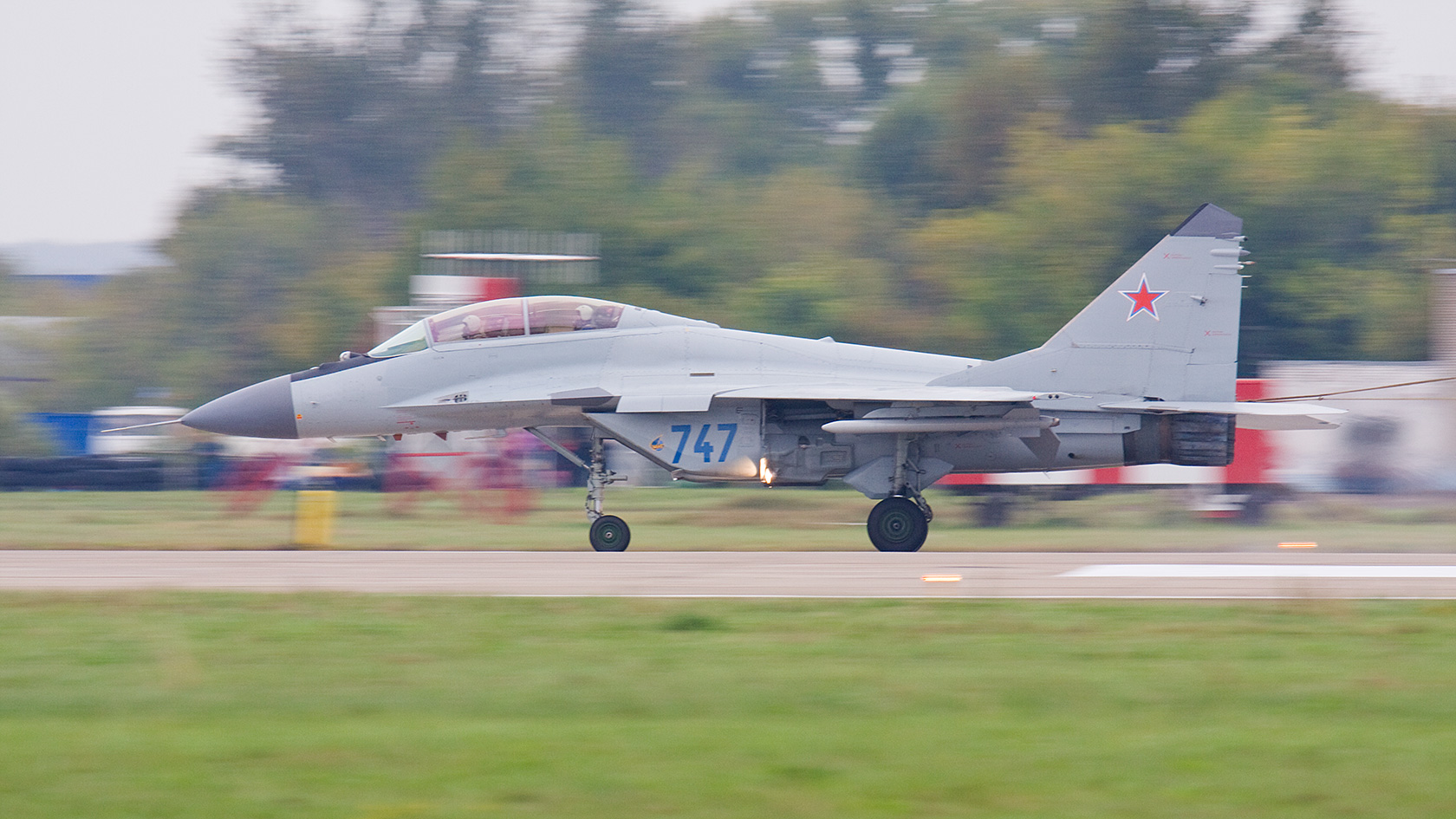 mig_35_maks_2013_by_diliev-d6kxg3n.jpg