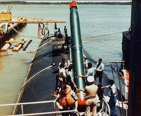 ORD_Mk-48_Torpedo_Loading_lg.jpg