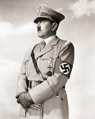 482px-Adolf_Hitler_cph_3a48970.jpg