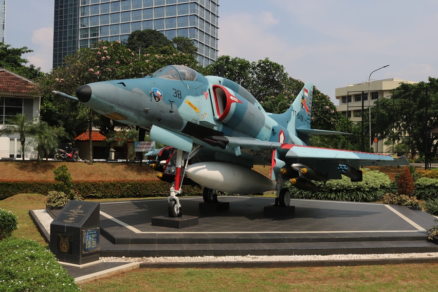 img_9402-tni-au-a-4e-jakarta-900.jpg