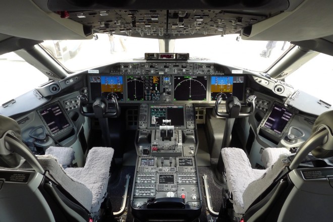 ana787cockpit13-660x440.jpg