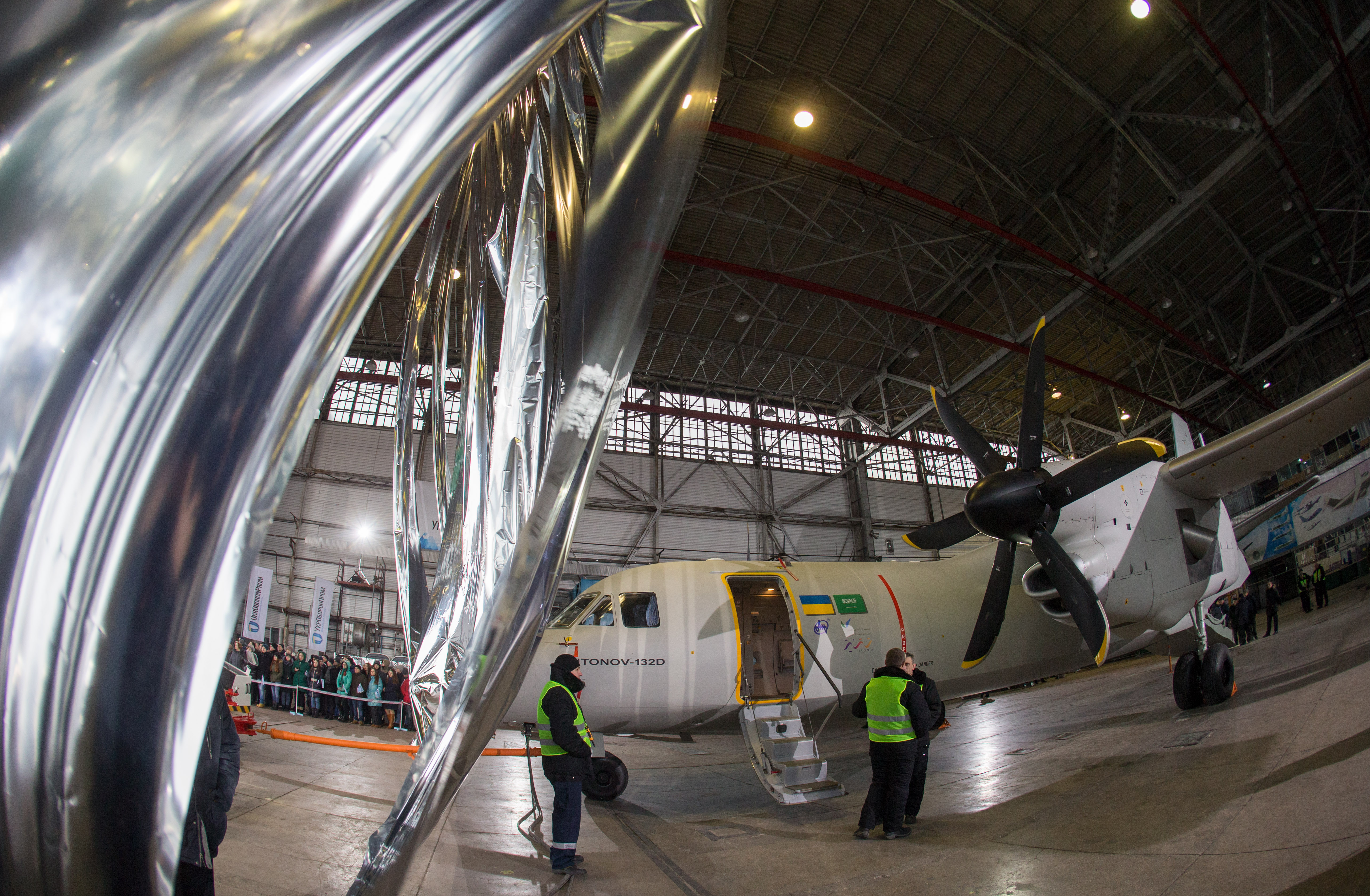 Antonov_An-132D_roll_out_ceremony_%2817%29.jpg