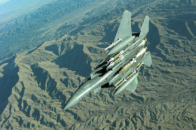 640px-F-15E_Strike_Eagle_of_the_391st_Expeditionary_Fighter_Squadron_at_Bagram_Airfield_flies_a_combat_patrol_mission_over_Afghanistan.jpg