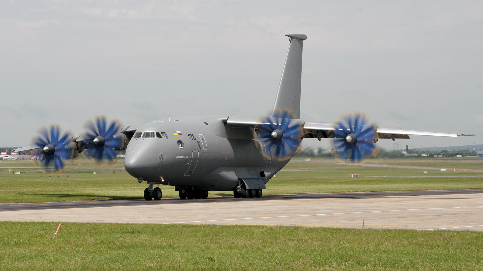 Antonov-An-70-Photos.jpg