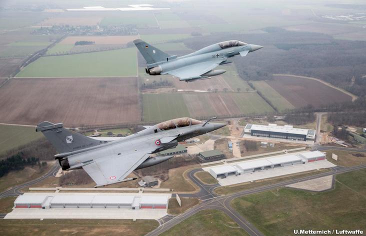 Rafale-e-Typhoon-em-patrulha-conjunta-foto-Luftwaffe-via-For%C3%A7a-A%C3%A9rea-Francesa.jpg