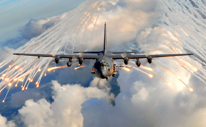 lockheed_ac-130_disparando_bengalas.jpg