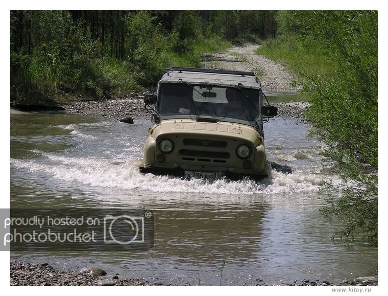 uaz-forces-river-am.jpg