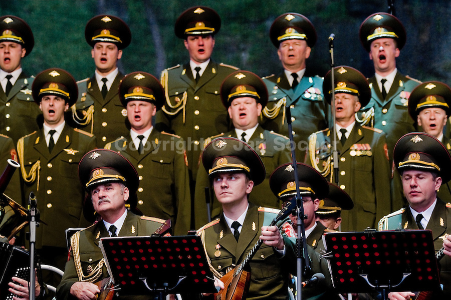 alexandrov-ensemble-russian-red-army-choir-03.jpg