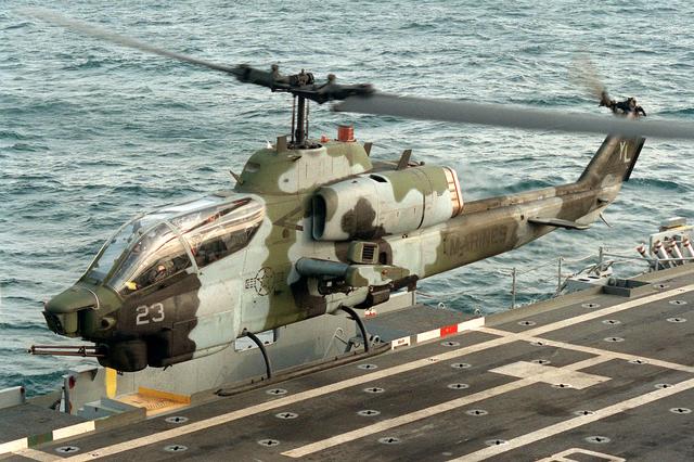 ah-1w_17.jpg