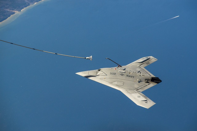 X-47B_refueling_US_Navy_NGC_1.jpg