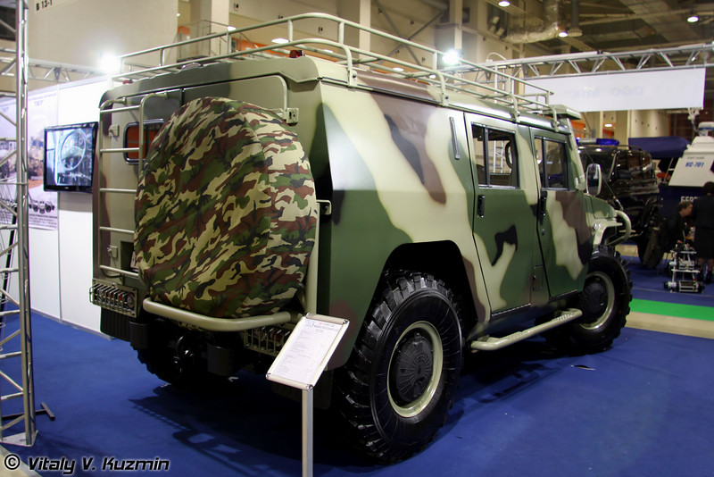 704089267_niPg7-L.jpg