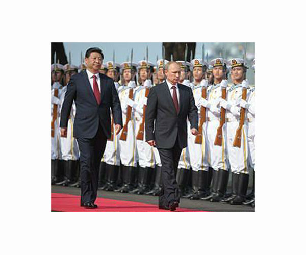putin-xi-jinping-wusong-naval-base-shanghai-may-20-2014-hg.jpg