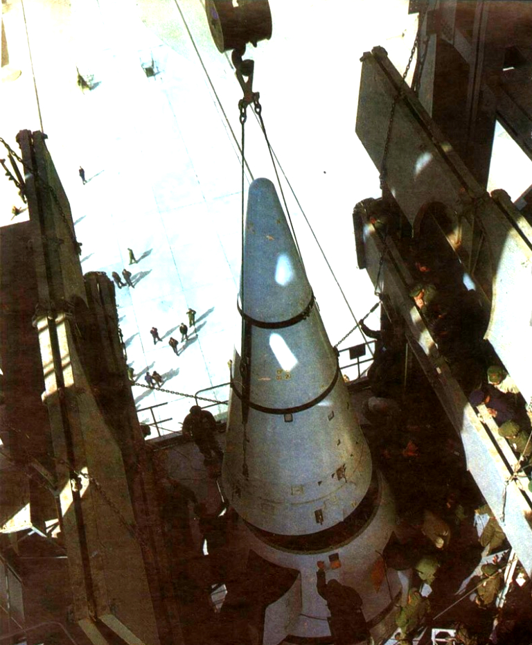 DF-5-ICBM-Prelaunch-4S.jpg