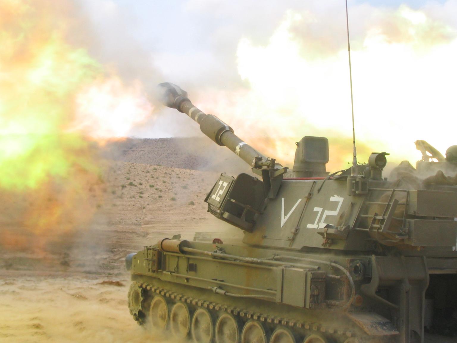 Israeli_Doher_M109_Firing.jpg