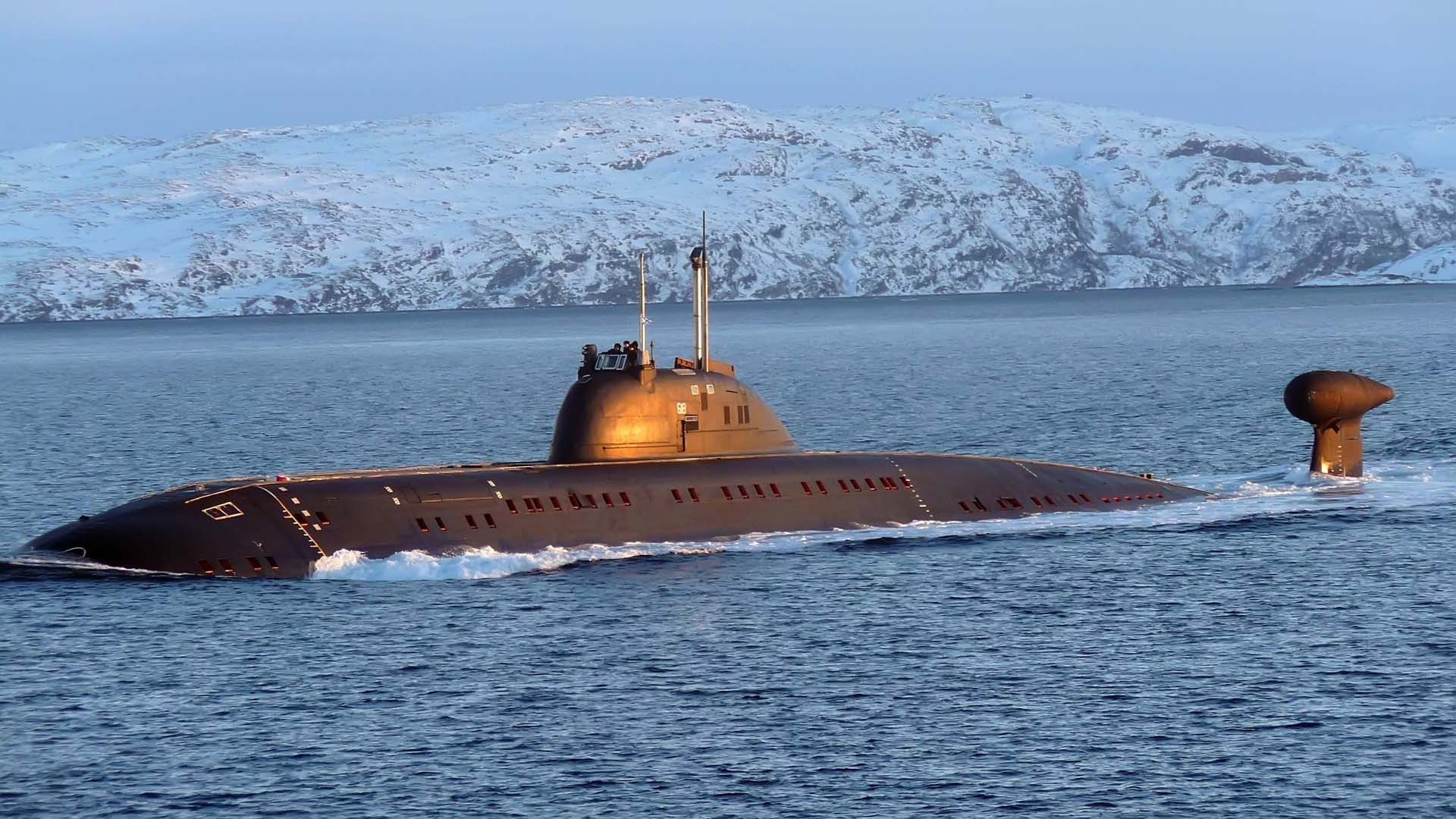 black_submarine_in_ice_water-1920x1080.jpg