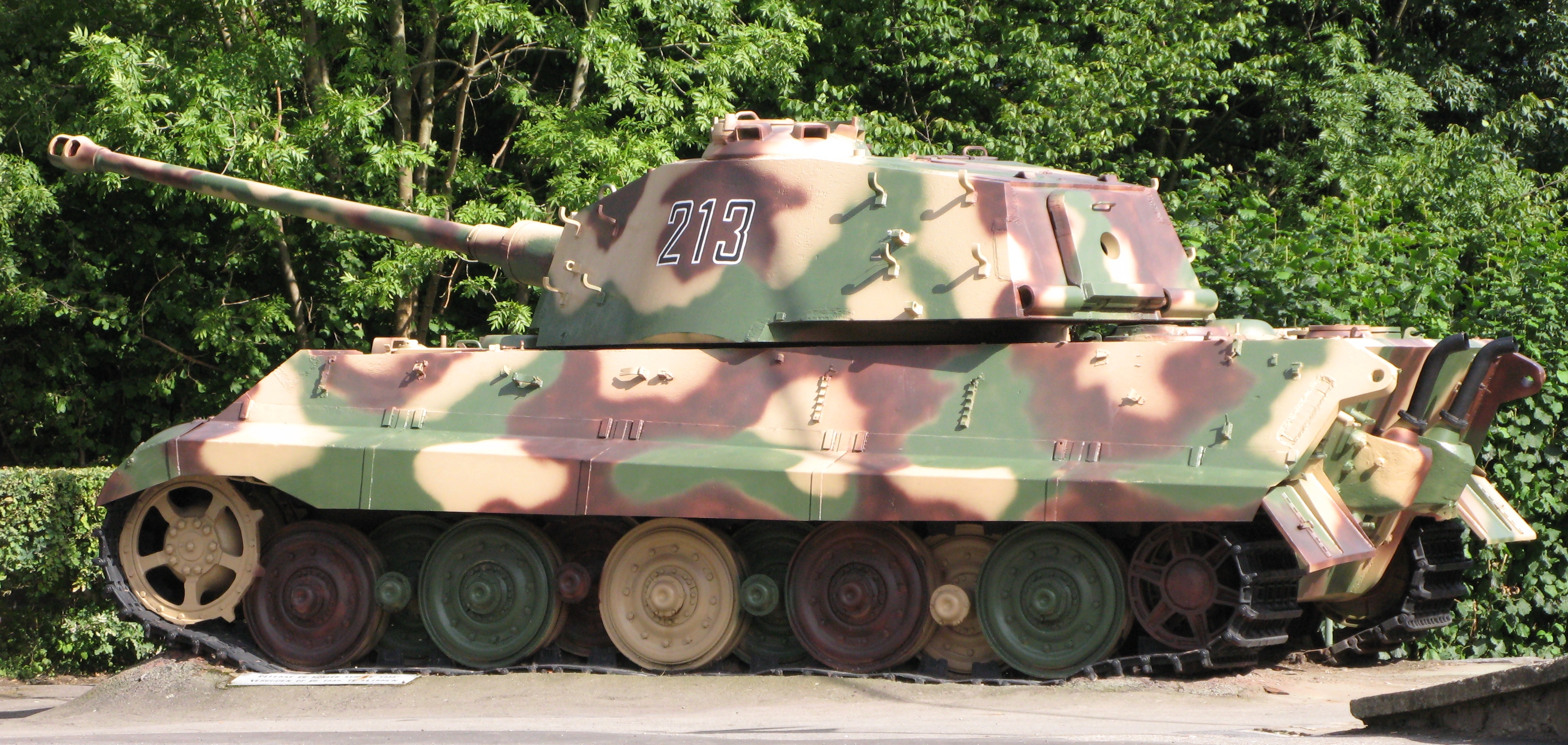 Tiger_II_La_Gleize2008.jpg