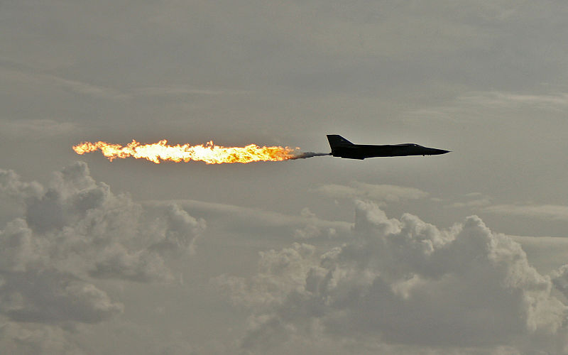 800px-F-111-Fuel-Dump%2C-Avalon%2C-VIC-23.03.2007.jpg