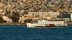 خفر السواحل التركي: إصابة 3 أشخاص في اعتداء للبحرية اليونانية على قارب مدني تركي