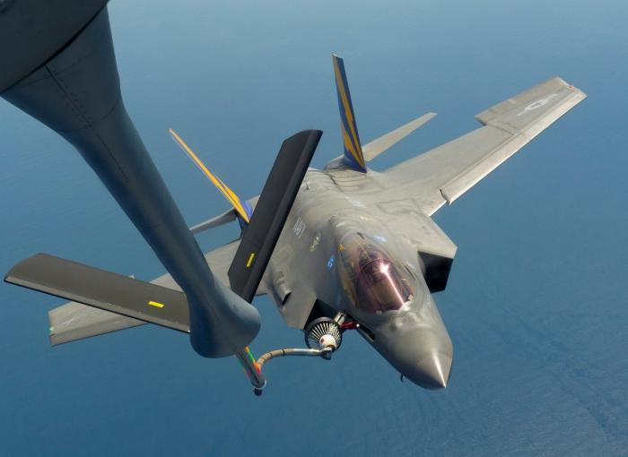 f35c_refuel__main.jpg