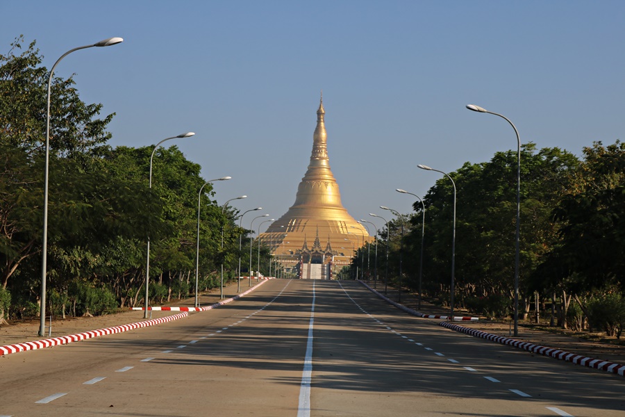 img_0484_uppatasanti-pagoda_900.jpg